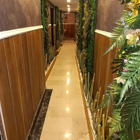 Golden Hill Downtown Hotel