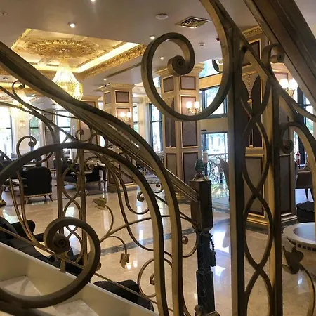 Golden Hill Downtown Hotell 5*