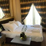 Golden Hill Downtown מלון 5*