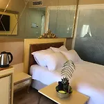 Golden Hill Downtown מלון