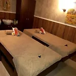 Golden Hill Downtown מלון 5*