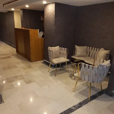 Golden Hill Downtown Hotell 5*