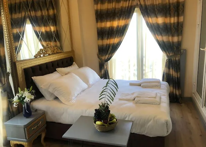 Golden Hill Downtown Отель 5*