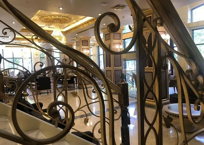 Golden Hill Downtown Отель 5*