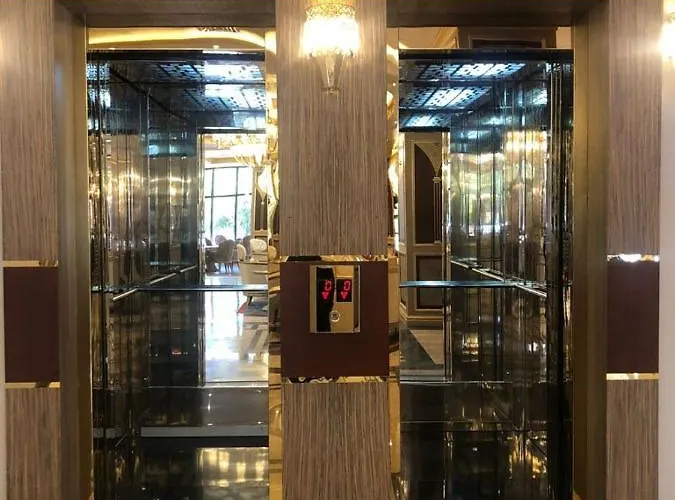 Golden Hill Downtown Отель 5*