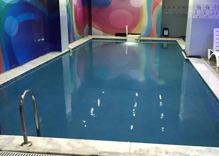 Golden Hill Downtown Отель 5*