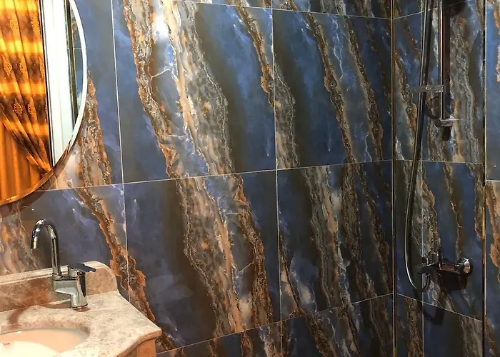 Отель Golden Hill Downtown 5*